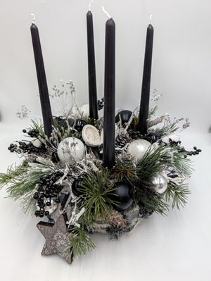 Adventskranz modern Kerzen Kugeln Zapfen schwarz weiß silber – Ansicht 7