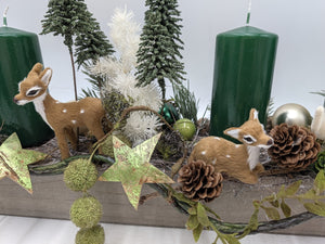 Adventsgesteck Holzkasten Rehe Tannenbäume grün gold – Ansicht 7