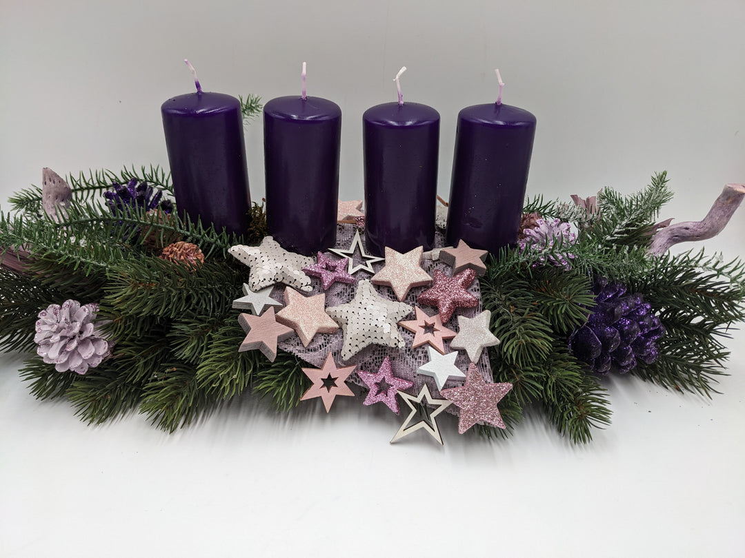 Adventsgesteck Kerze Stern Zapfen Tanne lila