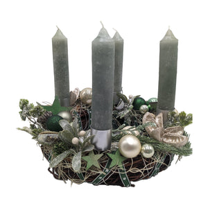 Freigestellt Adventskranz Misteln Kugeln Sterne salbei creme grün