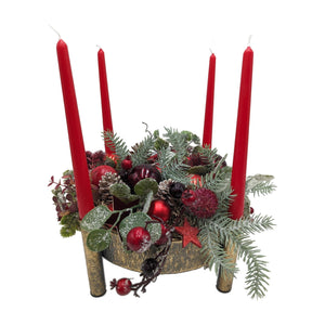 Freigestellt Adventsgesteck Beeren Zapfen Kugeln rot gold