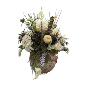 Freigestellt Herbstgesteck Zapfen Calla Rosen Chrysantheme Beeren Gräser creme grün