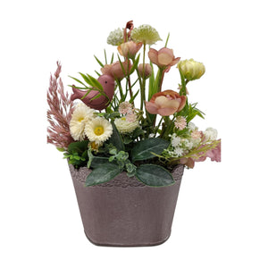 Freigestellt Tischgesteck Sommergesteck Vogel Ranunkeln Bellis Gräser rosa creme