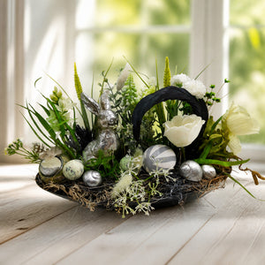 Szene Ostergesteck Hase Schnecke Hyazinthe Tulpe weiß silber