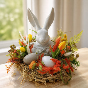 Szene Ostergesteck Frühlingsgesteck Hase Tulpen Gräser orange gelb