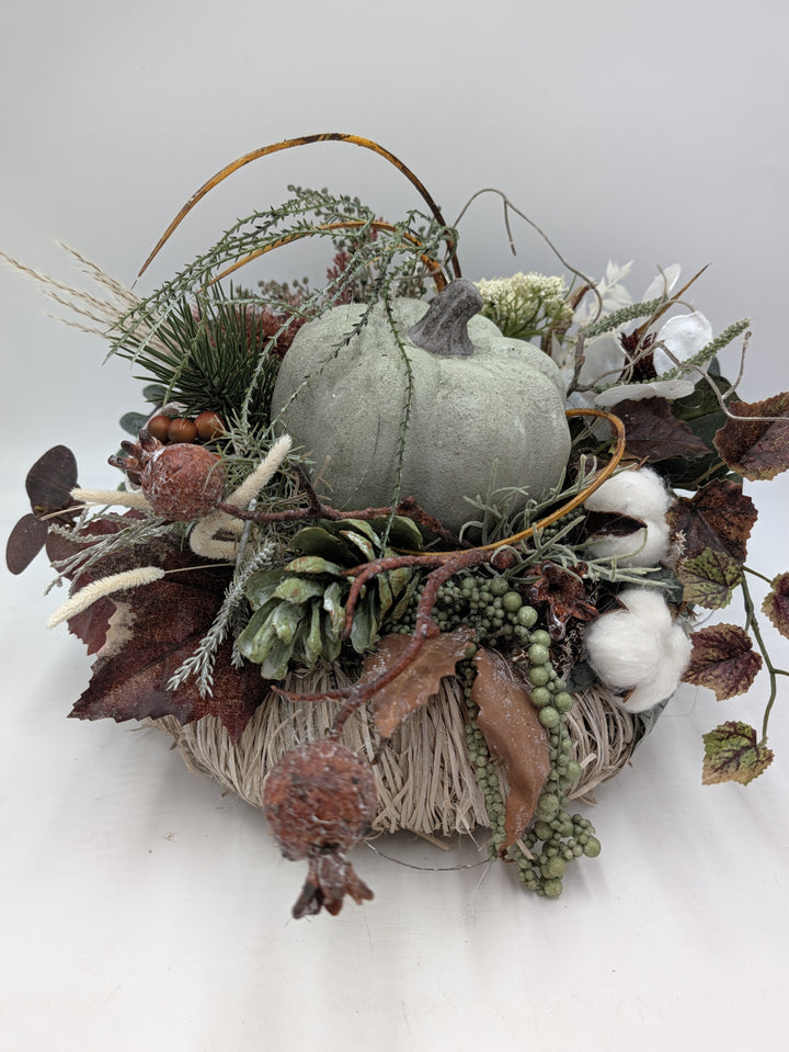 Herbstgesteck Kürbis Baumwolle Beeren grün weiß – Ansicht 3