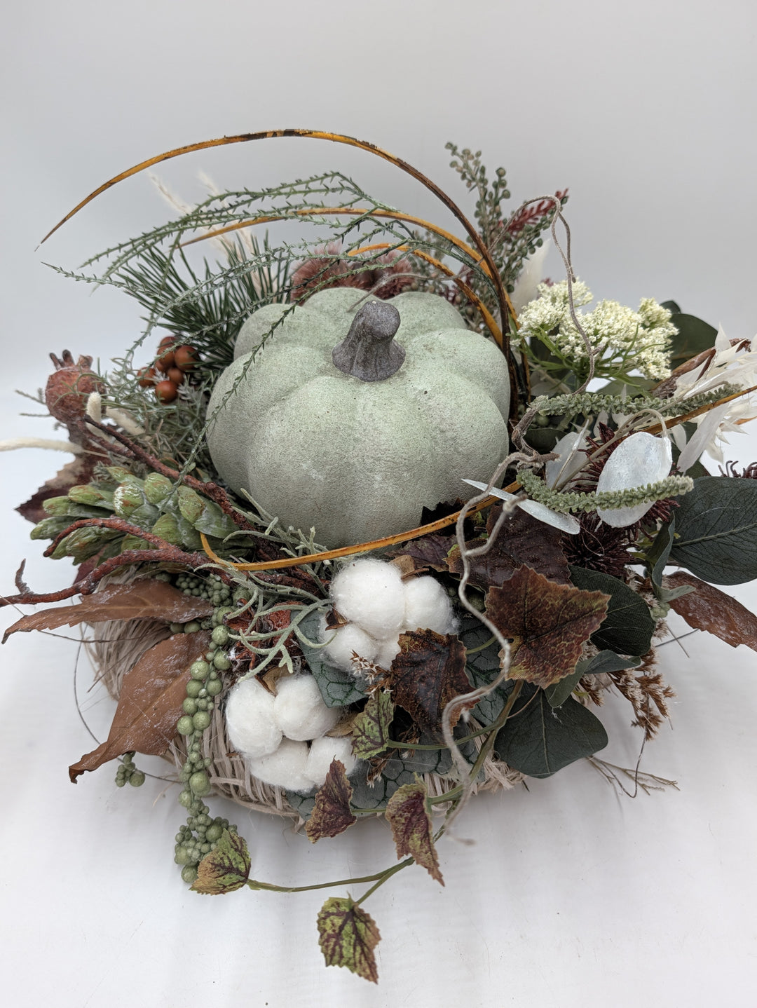Herbstgesteck Kürbis Baumwolle Beeren grün weiß – Ansicht 5
