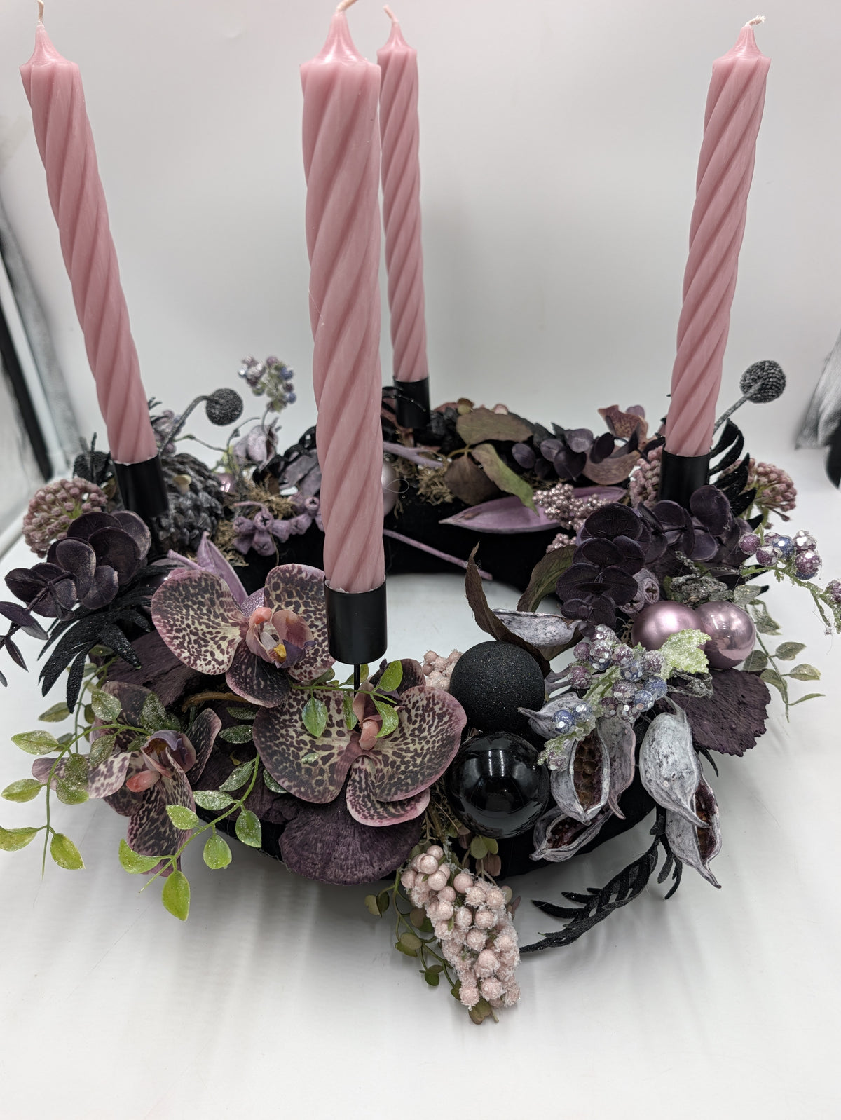 Adventskranz modern Orchideen Kugeln rosa schwarz – Ansicht 9