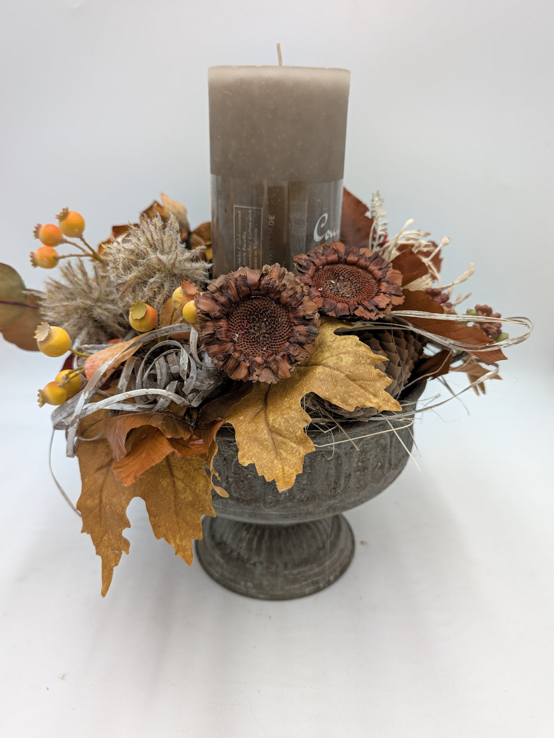 Herbstgesteck Hortensien Beeren Kerze orange braun – Ansicht 5