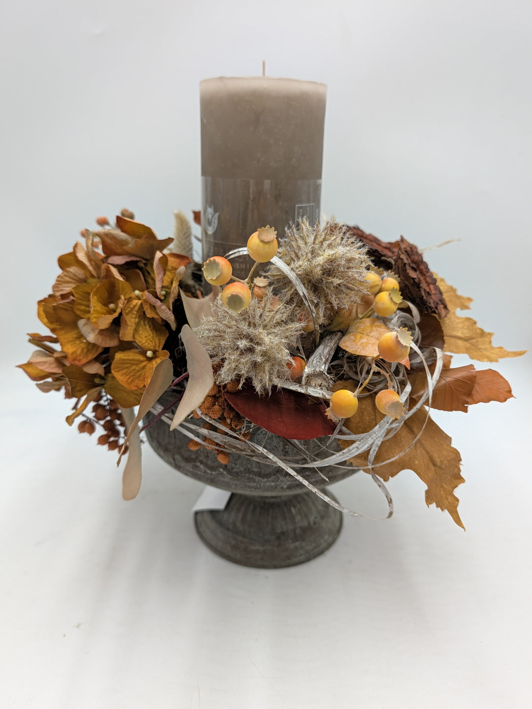 Herbstgesteck Hortensien Beeren Kerze orange braun – Ansicht 6