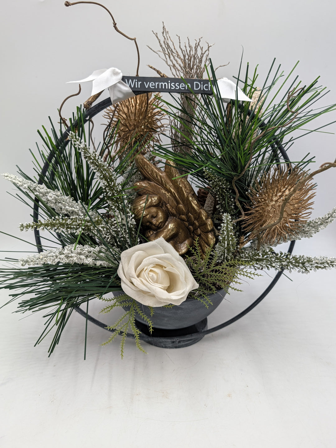 Grabgesteck Engel Rose Heide gold weiß mit Schild – Ansicht 3