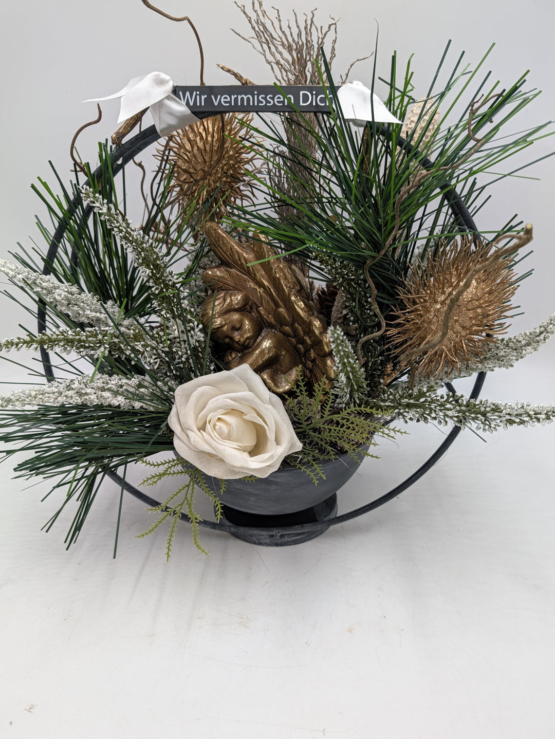 Grabgesteck Engel Rose Heide gold weiß mit Schild – Ansicht 5