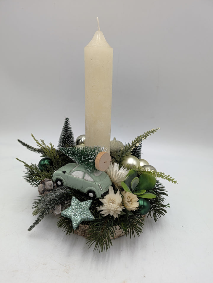Weihnachtsgesteck Auto Tannenbäumchen Kerze mint creme – Ansicht 4