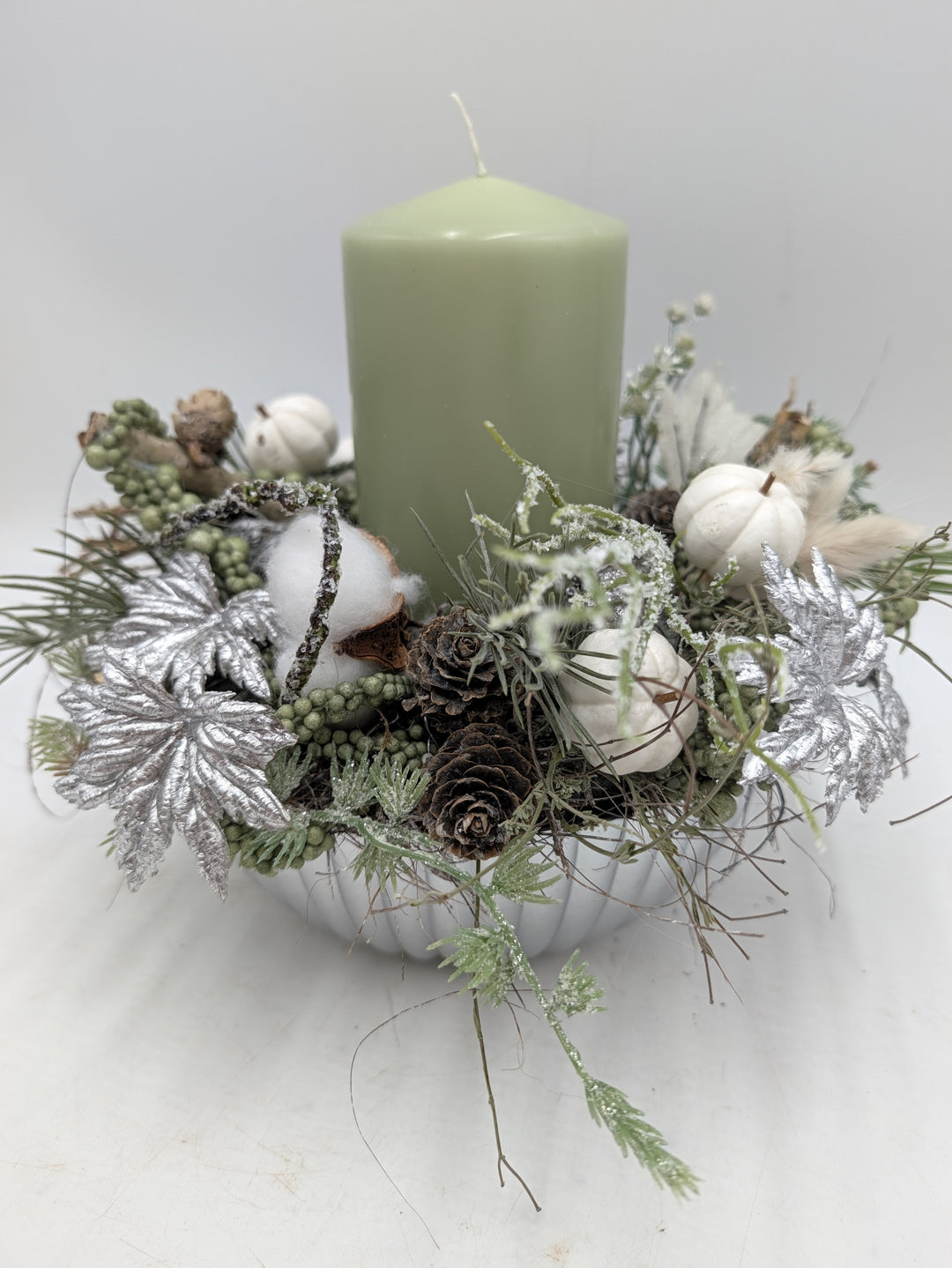 Wintergesteck Kerze mint Zapfen Baumwolle silber grün – Ansicht 4