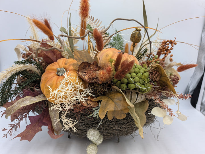 Herbstgesteck Kürbis Gräser Eichenblätter orange natur – Ansicht 4