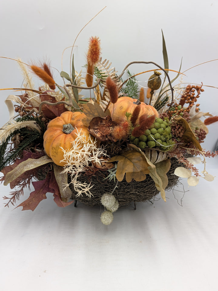 Herbstgesteck Kürbis Gräser Eichenblätter orange natur – Ansicht 5