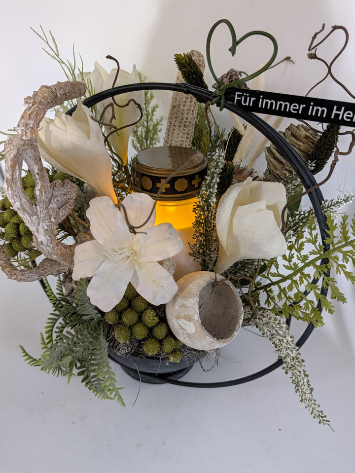 Grabgesteck Grablicht Amaryllis Farn weiß grün – Ansicht 6