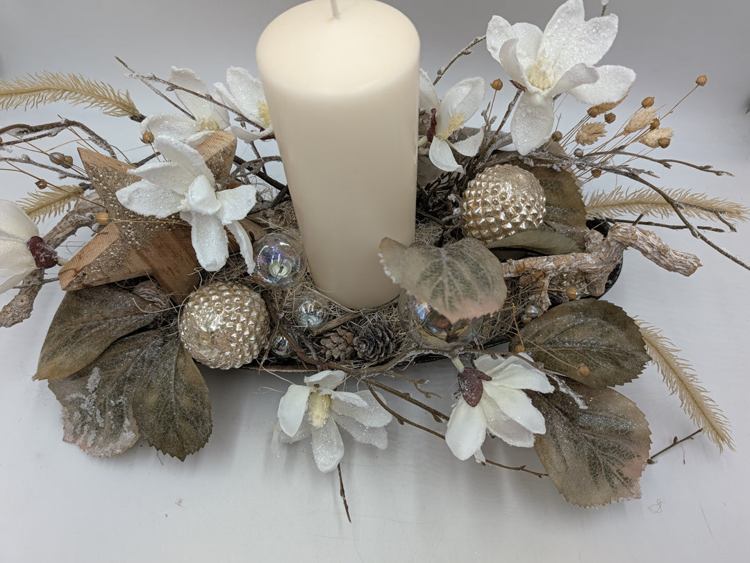 Wintergesteck Magnolien Kugeln Stern creme weiß – Ansicht 5
