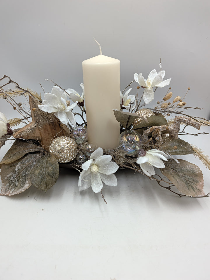 Wintergesteck Magnolien Kugeln Stern creme weiß – Ansicht 6