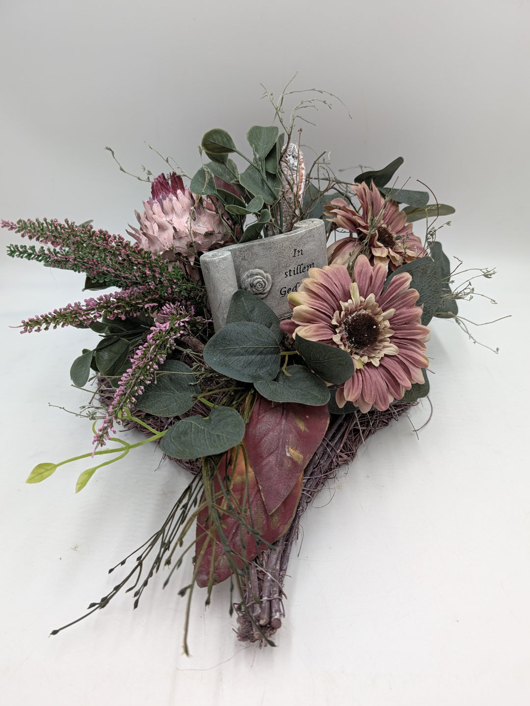 Trauergesteck Gerbera Protea Heide rosa grün – Ansicht 4