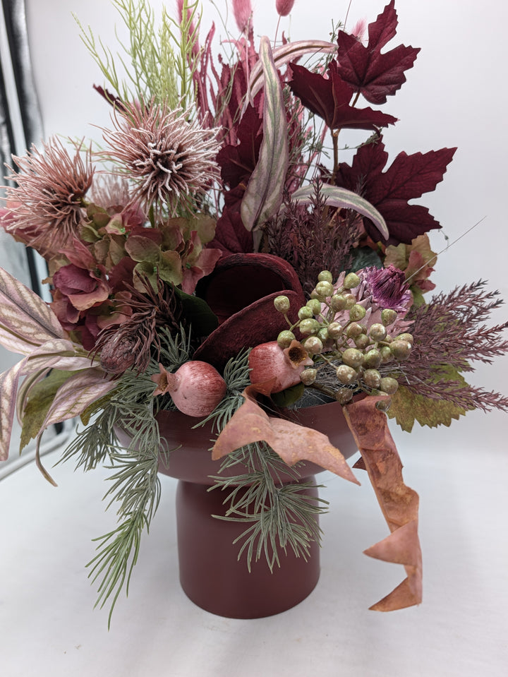 Herbstgesteck Hortensie Distel Gräser dunkelrot rosa – Ansicht 4