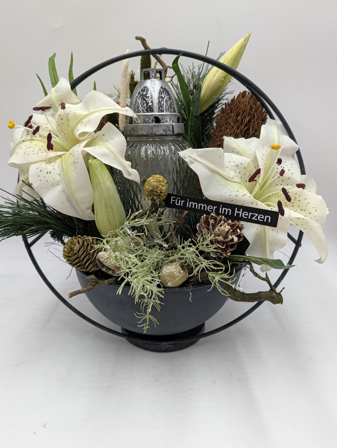 Grabgesteck Grablicht Lilien Zapfen weiß schwarz – Ansicht 6