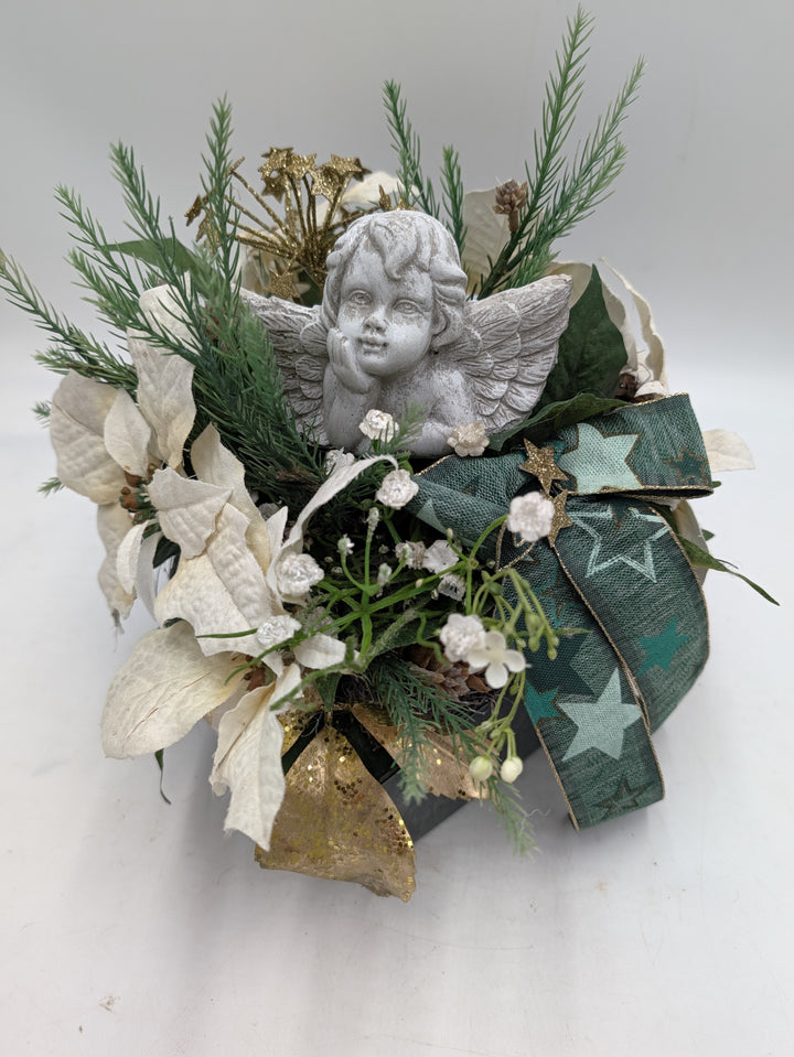 Trauergesteck Engel Weihnachtsstern creme grün Grabschmuck Winter – Ansicht 3