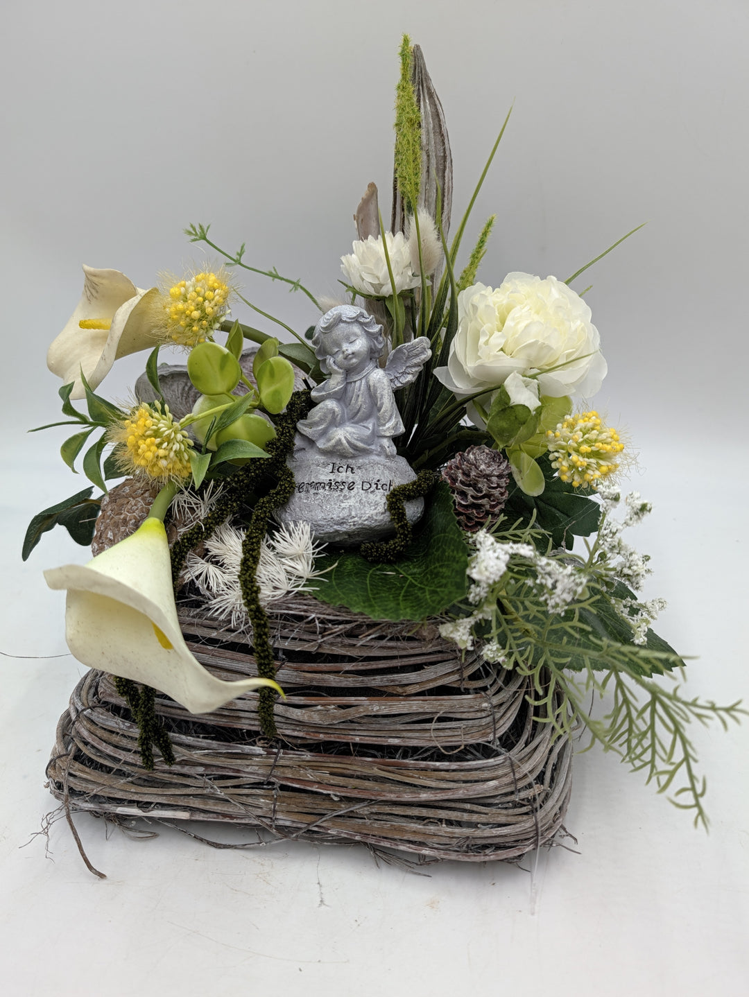 Trauergesteck Engel Calla Rose weiss gelb – Ansicht 3