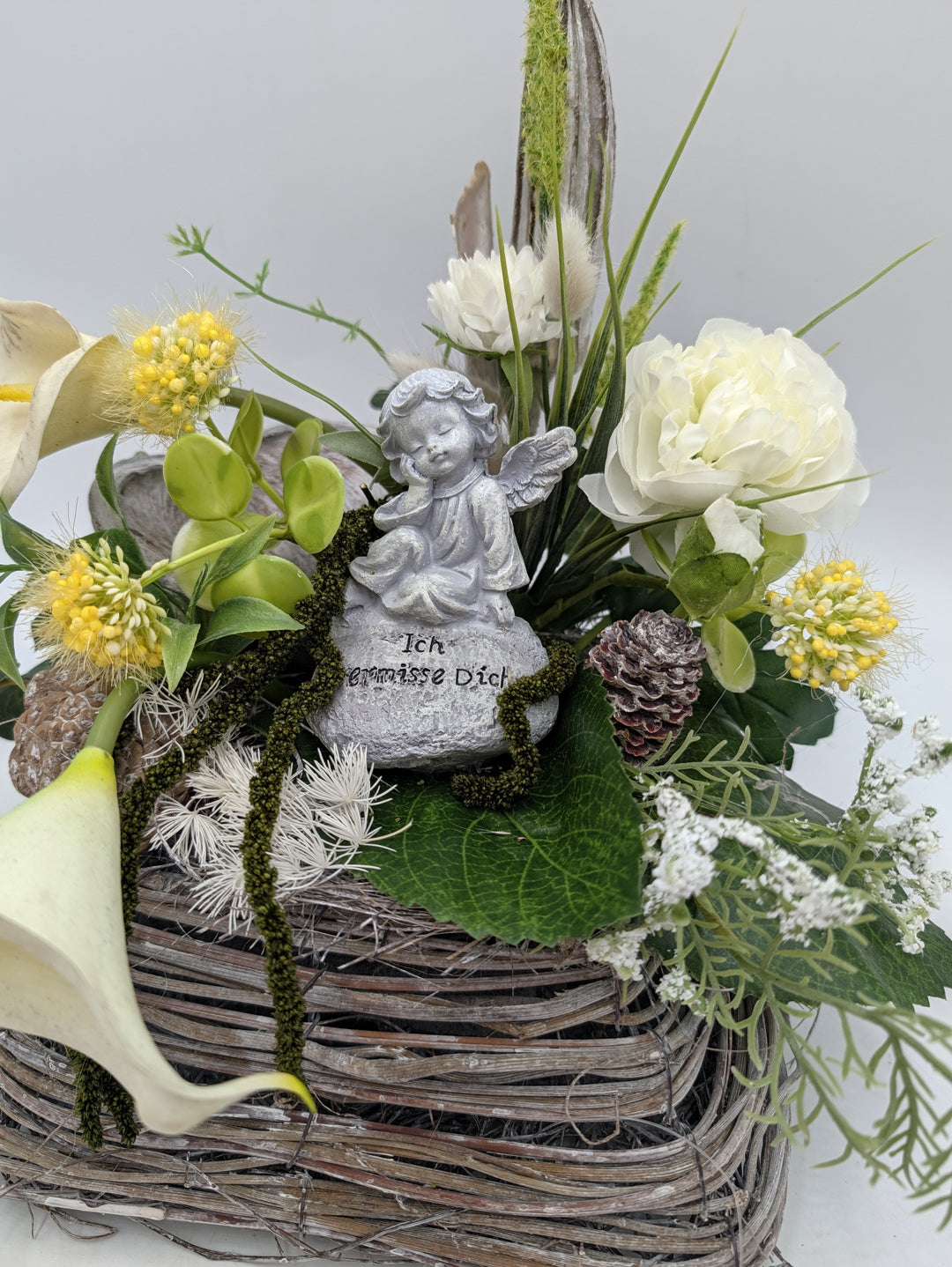 Trauergesteck Engel Calla Rose weiss gelb – Ansicht 6