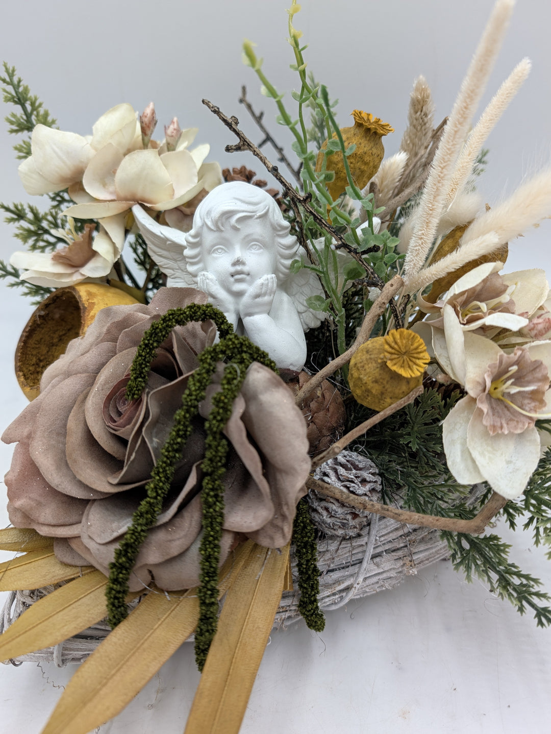 Trauergesteck Engel Rose Amaryllis creme taupe – Ansicht 3