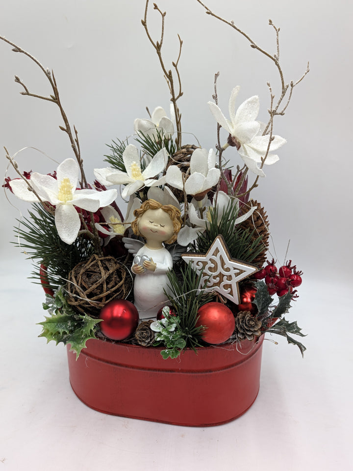 Weihnachtsgesteck Engel Magnolien Zapfen rot weiß – Ansicht 6