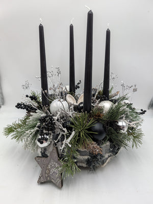 Adventskranz modern Kerzen Kugeln Zapfen schwarz weiß silber – Ansicht 6