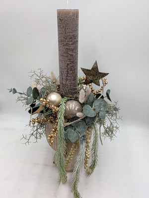 Weihnachtsgesteck Kerze Eukalyptus Kugeln creme gold – Ansicht 5