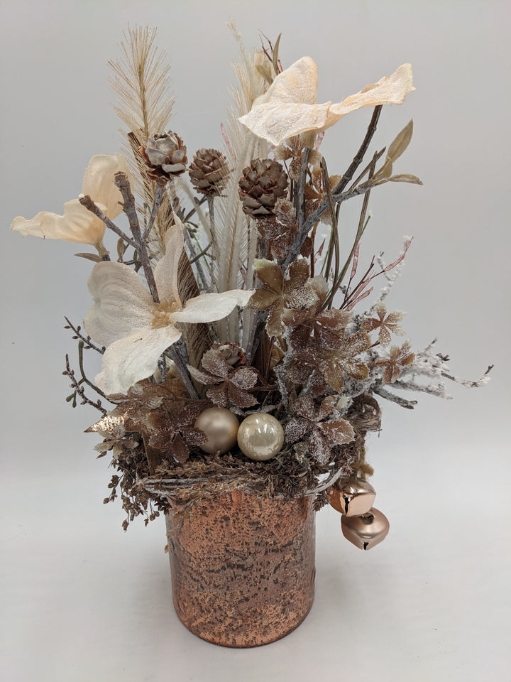 Weihnachtsgesteck Kugel Glocke Feder Amaryllis kupfer
