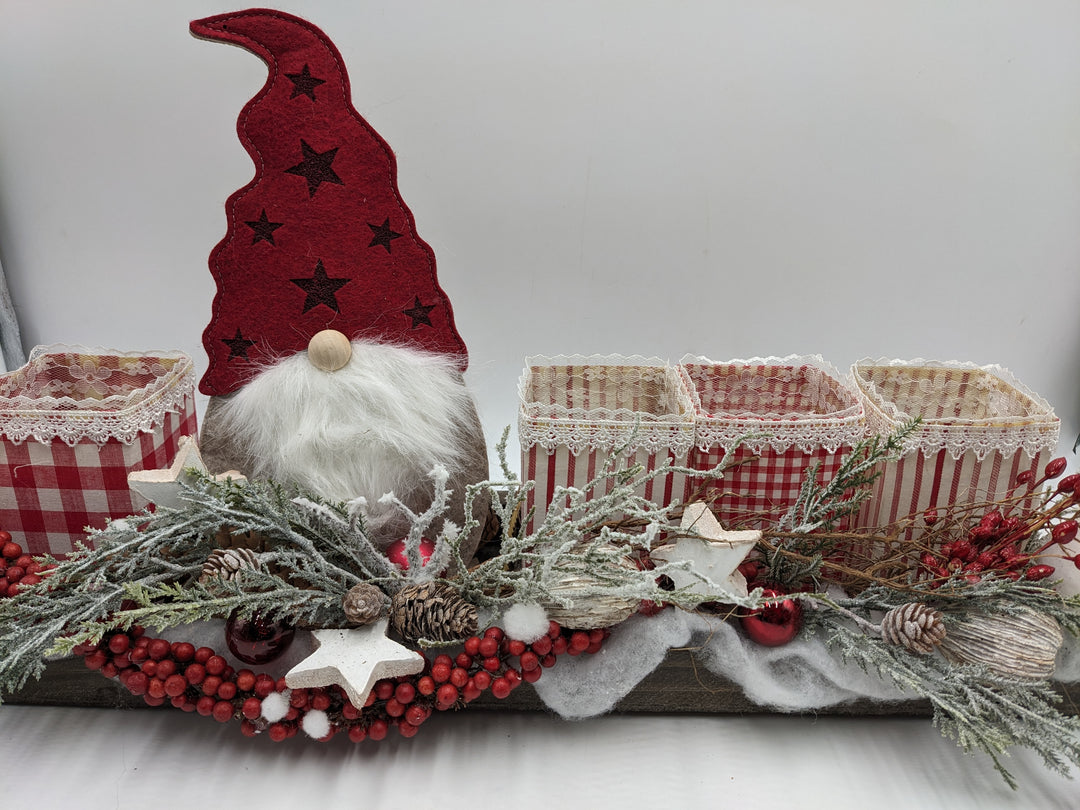 Adventsgesteck rot weiß mit Wichtel & Teelichtern, 60 cm