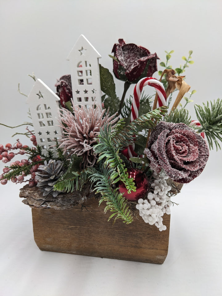 Weihnachtsgesteck Kugel Rose Zuckerstange rot