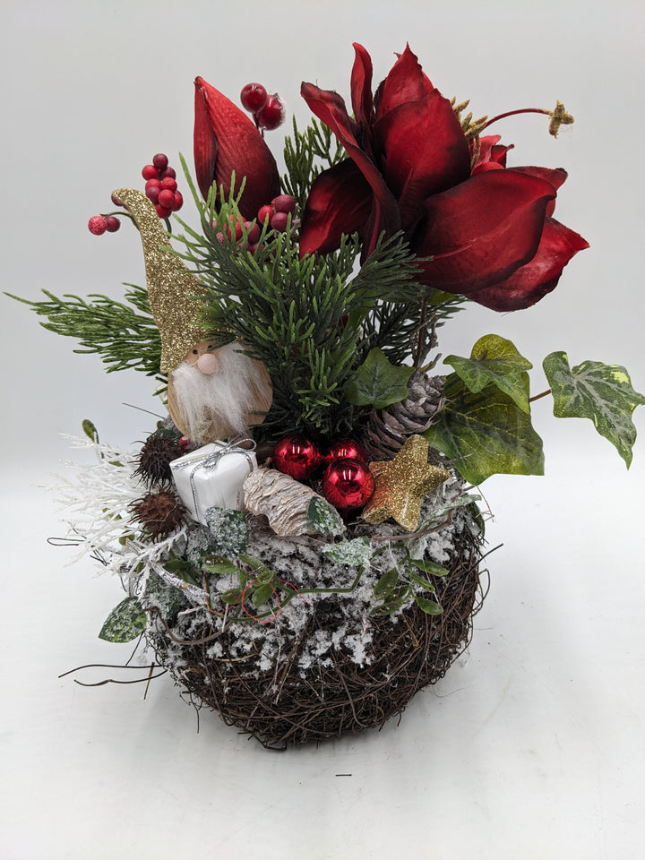 Weihnachtsgesteck Kugel Stern Weihnachtsmann rot