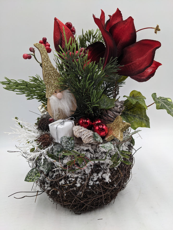 Weihnachtsgesteck Kugel Stern Weihnachtsmann rot