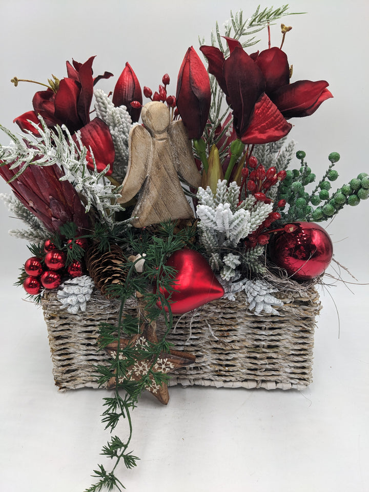 Weihnachtsgesteck Kugel Engel Amaryllis rot
