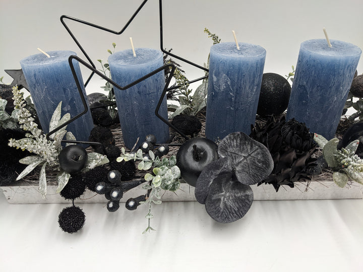 Weihnachtsgesteck Kugel Apfel Stern blau