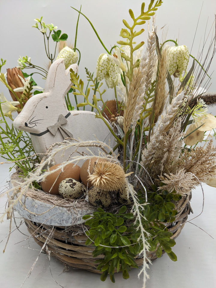 Ostergesteck Ei Hase Schachbrettblume weiß