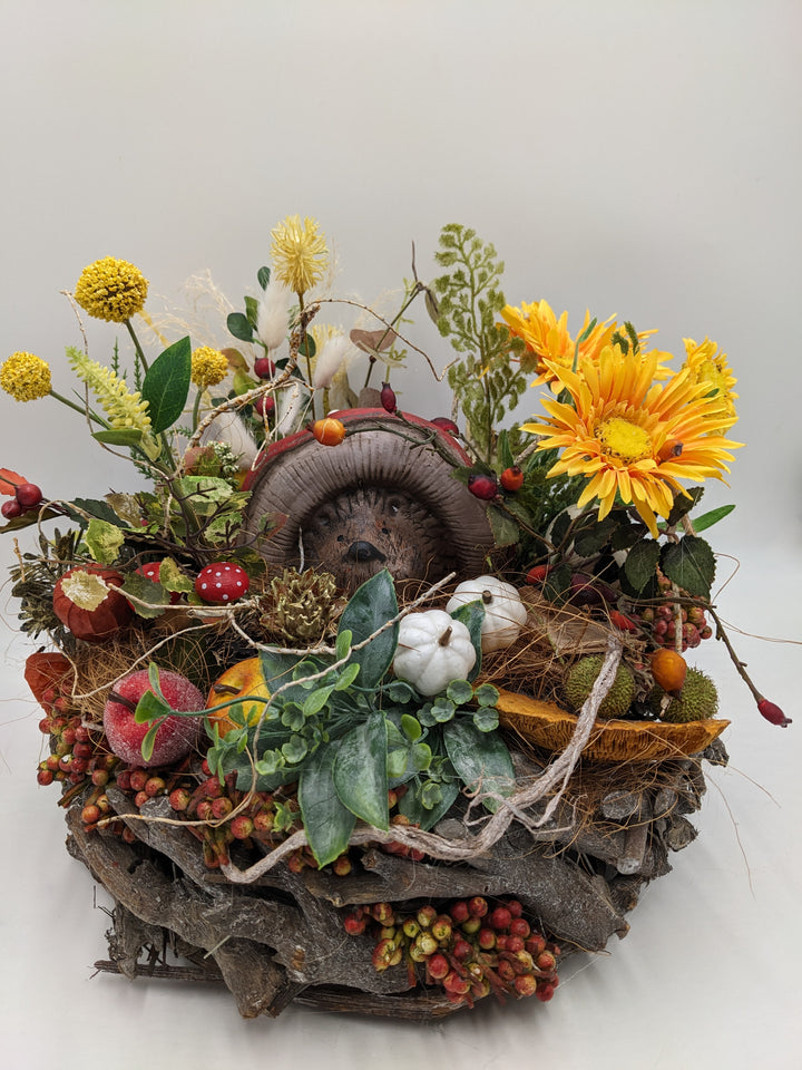 Herbstgesteck Igel Kürbis Pilz gelb