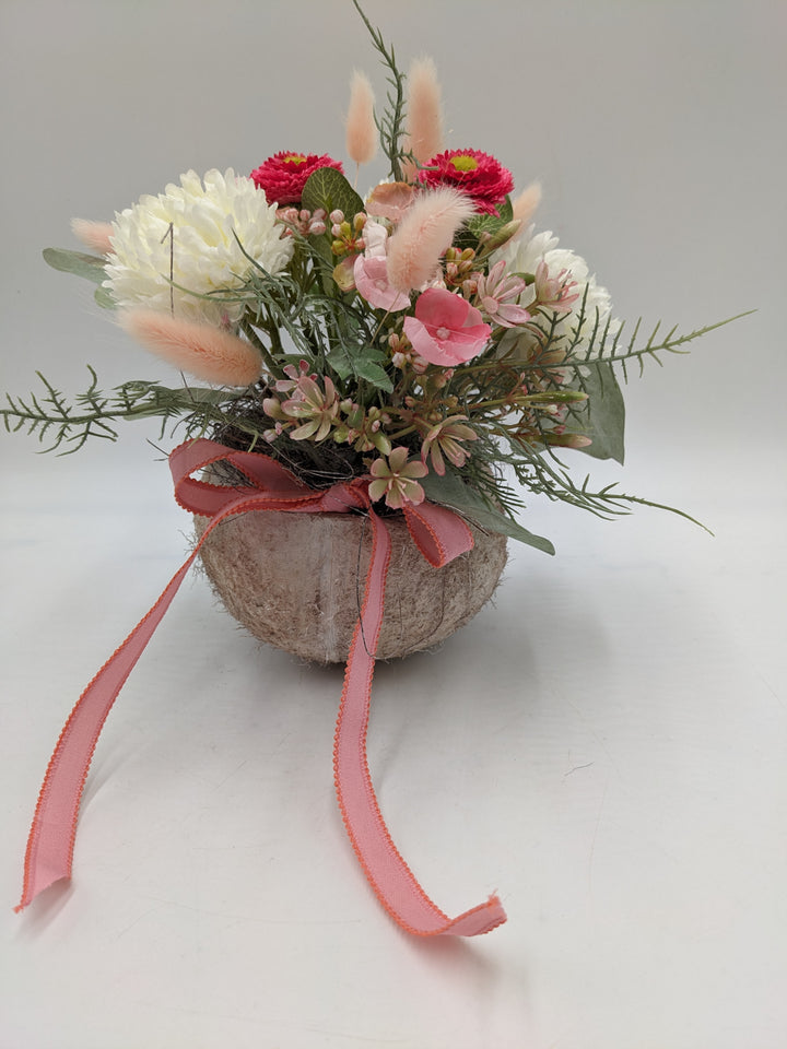 Sommergesteck Bellis Hortensie rosa