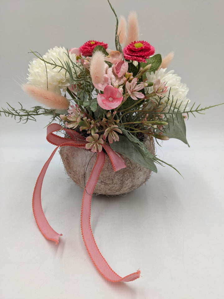 Sommergesteck Bellis Hortensie rosa