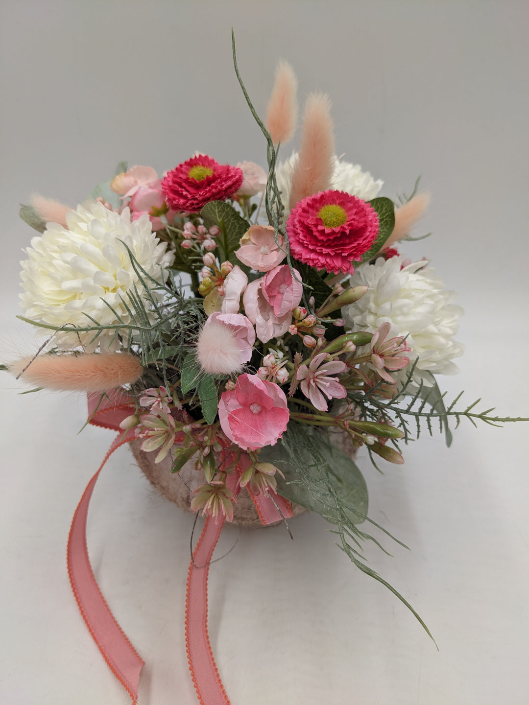 Sommergesteck Bellis Hortensie rosa