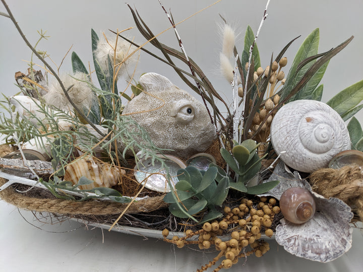 Sommergesteck maritim Schnecke Fisch Sukkulente weiß