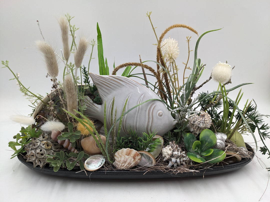 Sommergesteck maritim Schnecke Fisch Sukkulente creme