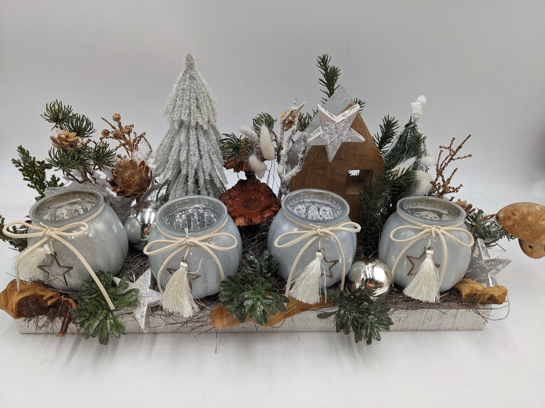 Adventsgesteck Teelicht Kugel Tannenbäumchen weiß