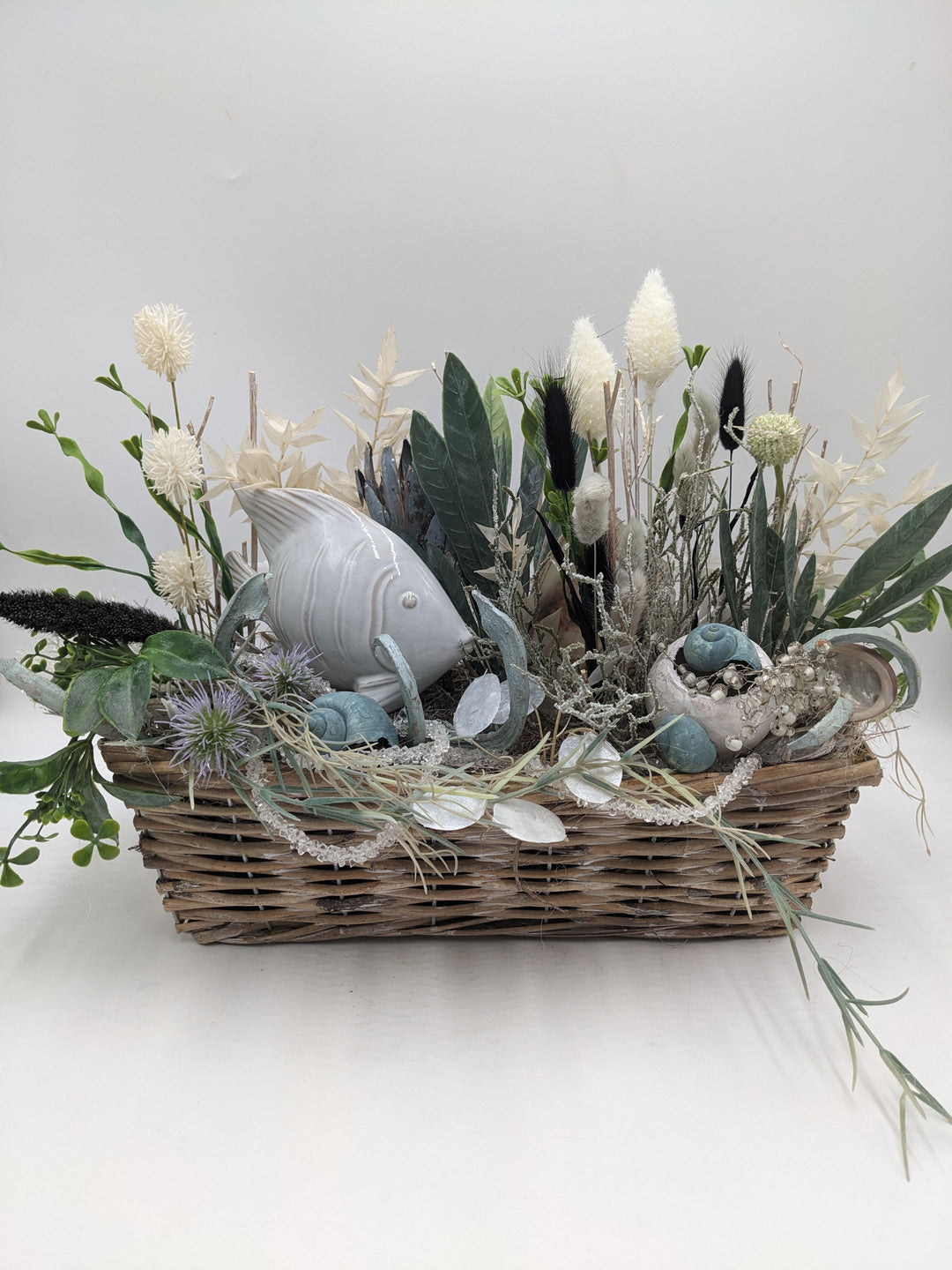 Sommergesteck maritim Schnecke Fisch Craspedia blau