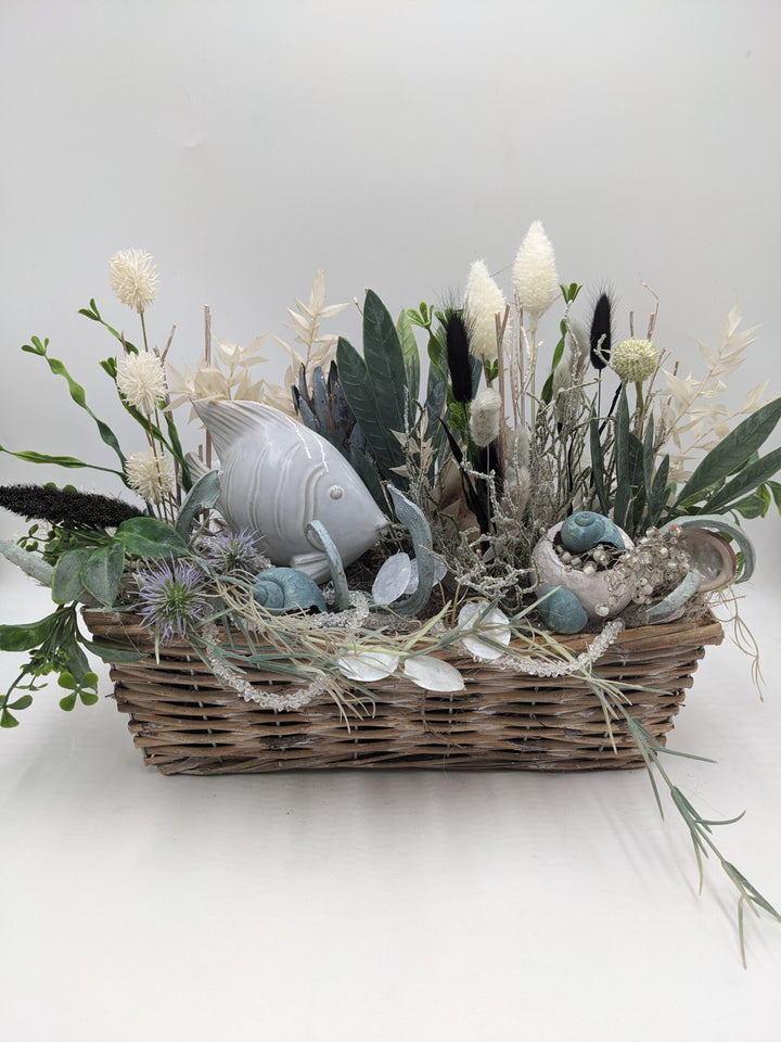 Sommergesteck maritim Schnecke Fisch Craspedia blau